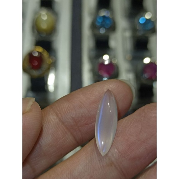 natural Mounstone Ceylon