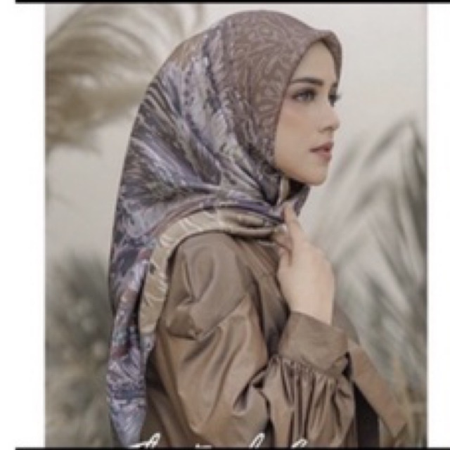 Preloved Farsha Buttonscarves