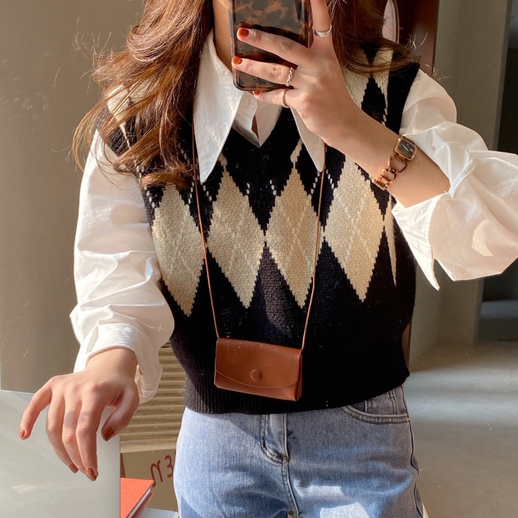 Joan Vest Rompi Argyle V Neck Motif Crop Top Kotak Rajut Wanita Korea