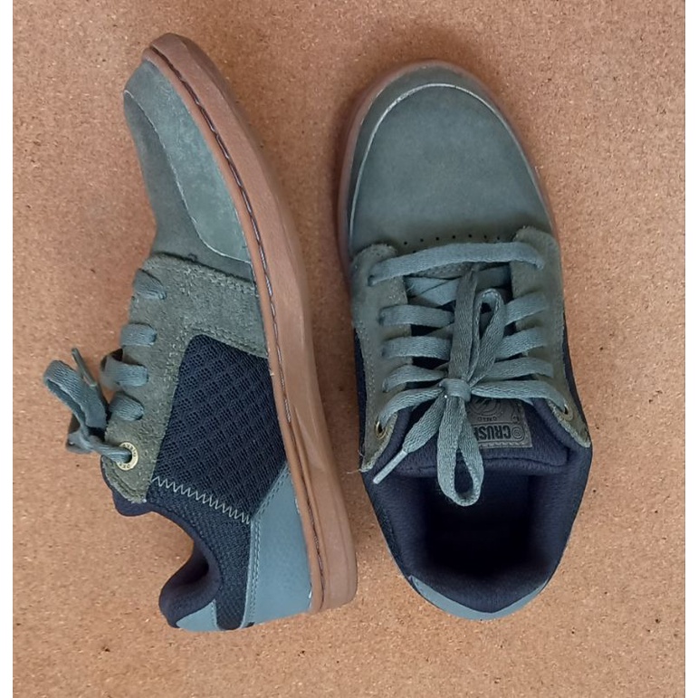 SEPATU OUTDOOR HIKING ANAK DECATHLON