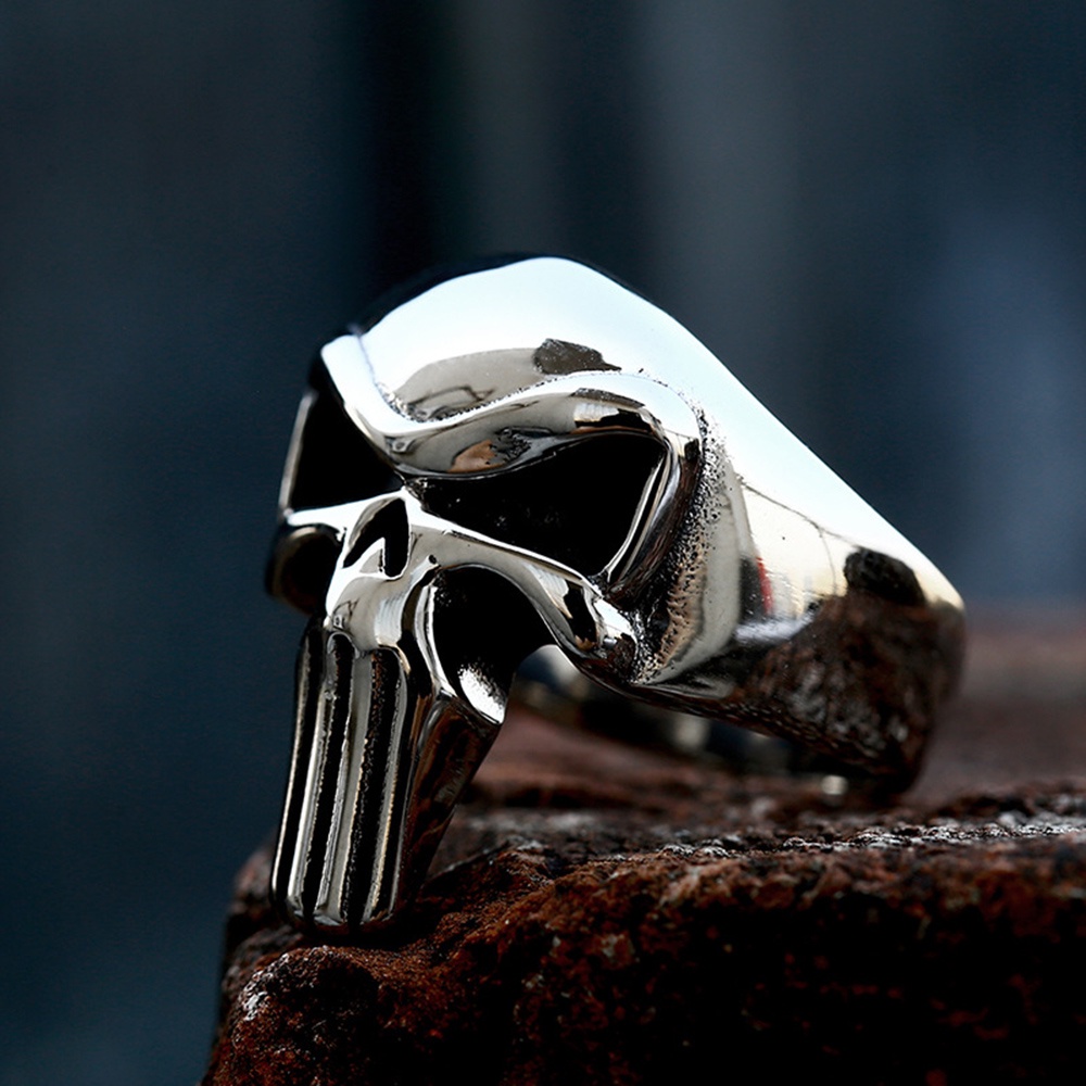 Cincin Jari Bahan Titanium Steel Warna Silver Desain Tengkorak Gaya Gothic Vintage Untuk Pria