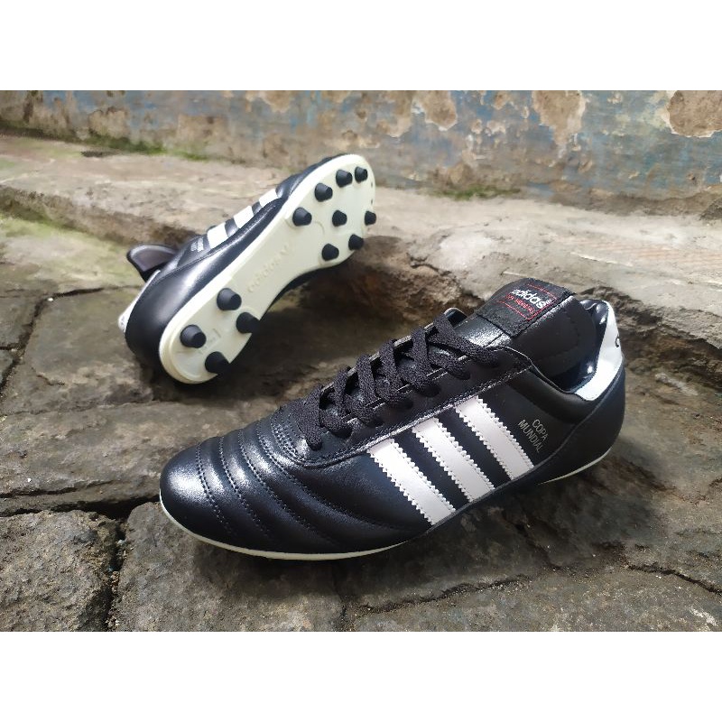 Sepatu Bola Adidas Copa mundial FG Black