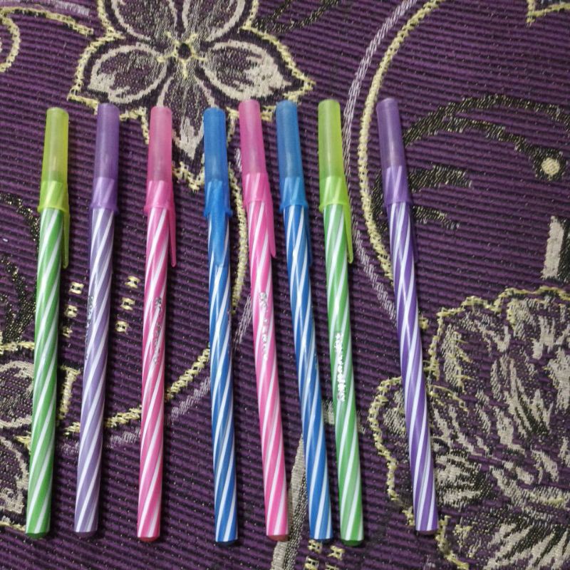 

bolpoint corak pelangi