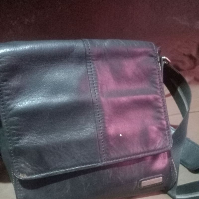 Tas Selempang Pria Bonia