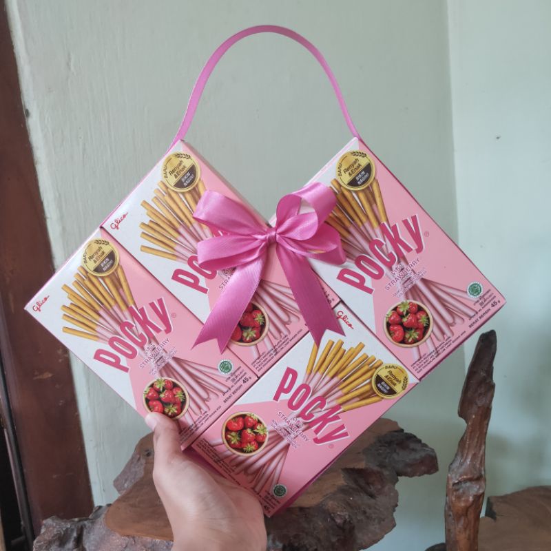 

Pocky Love Bentuk Hati | Buket Snack | Buket Jajan Gresik