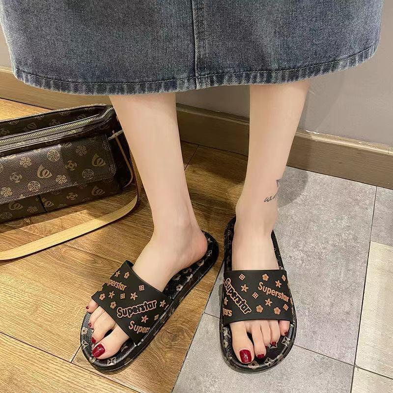 DM 10 SANDAL WANITA SABILA