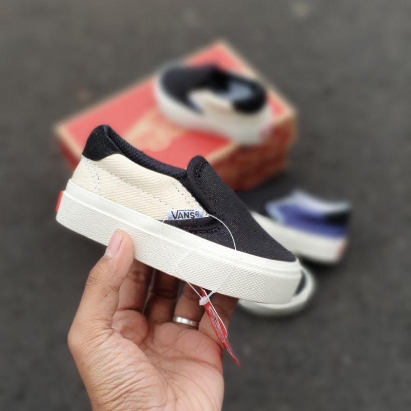 SEPATU ANAK SLIP ON MULTICOLOR / MARSMALLOW