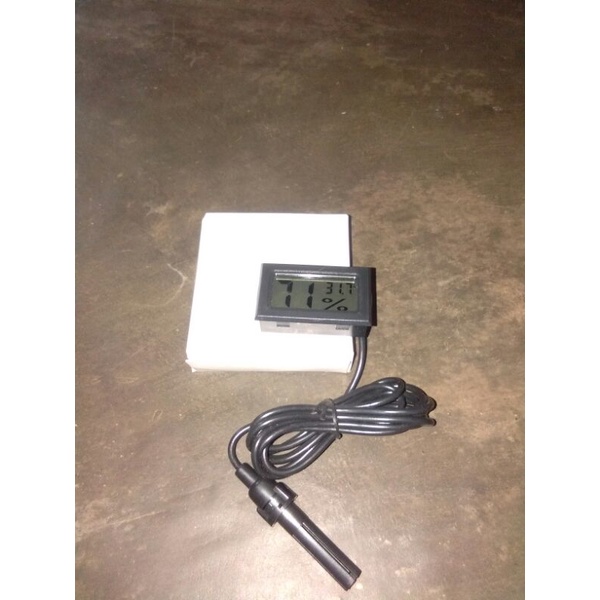 Hygrometer pengukur kelembaban