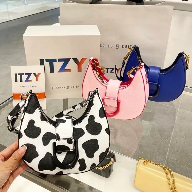 10.10 SALE | CK Itzy Gabine Belted Hobo Bag GIFTSET include box