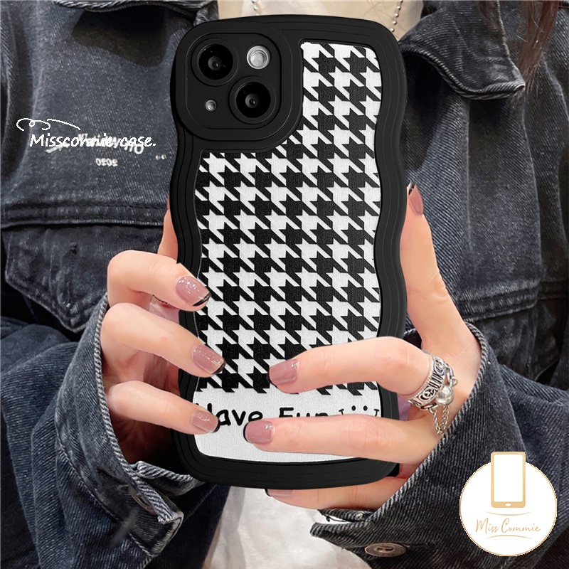 Case Untuk Samsung A14 A04E A04 A23 A04s A12 A50s A50 A13 A32 A53 A22 A52 A03s A52s A33 A02s A21s A30s A20 A51 A03 M22 M12 A31 A11 M32 Ins Fashion Houndstooth Memiliki Casing Tepi Bergelombang Yang Menyenangkan