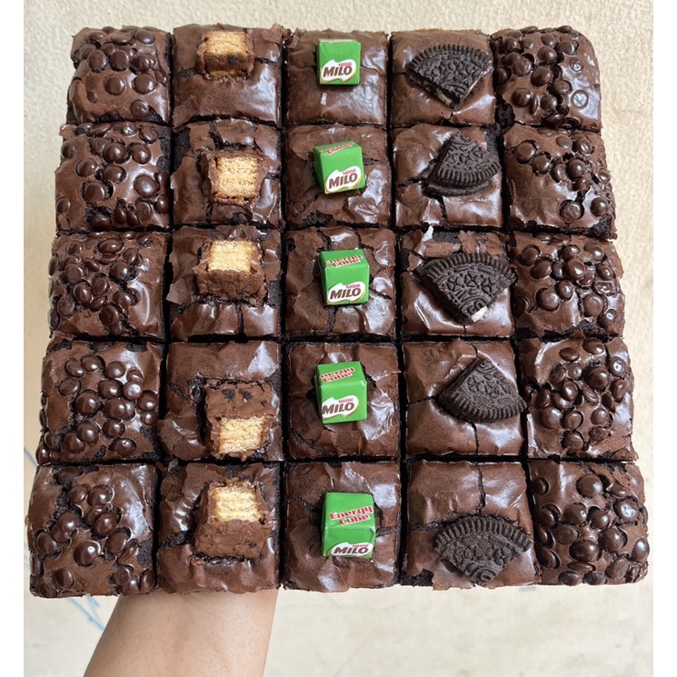 

Fudgy Brownies Sekat (chocochip, milo cube, bengbeng, oreo)