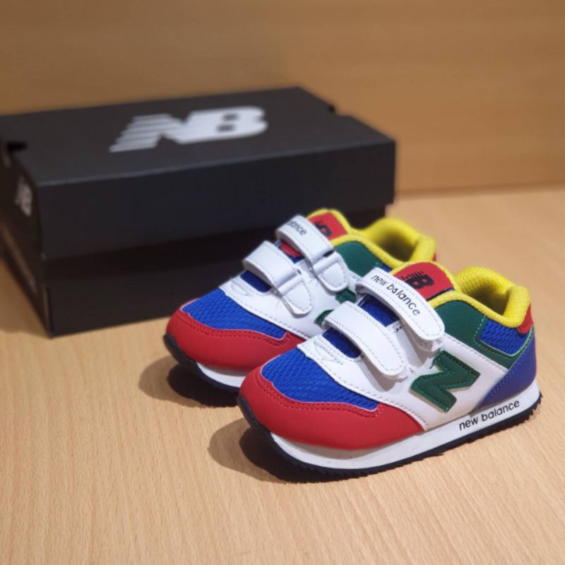 sepatu anak laki laki sepatu anak cowok sepatu anak anak sudah termasuk box &amp; bonus kaus kaki .