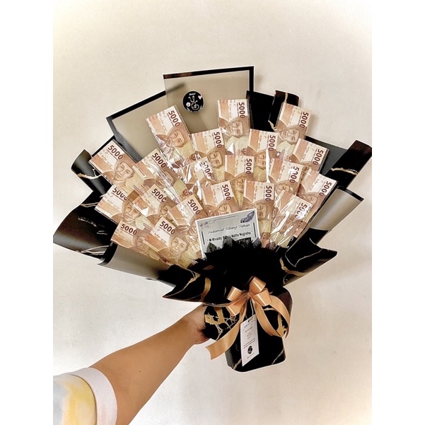 

Buket uang 20 lembar tanpa bunga Bouquet Bucket Gift Hadiah Kado Ulang Tahun Wisuda
