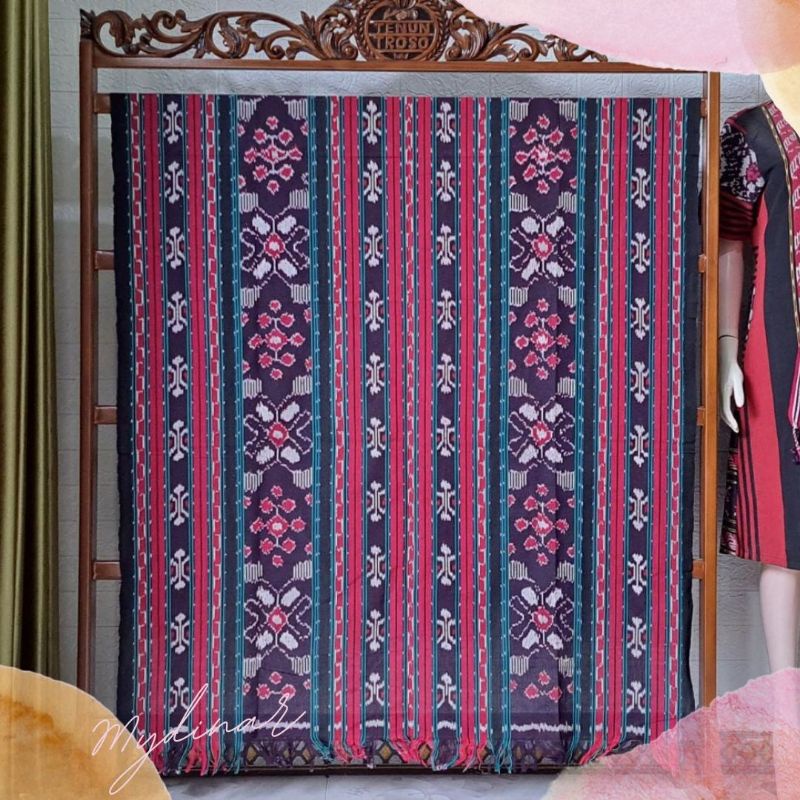 Kain Tenun Blanket Troso Jepara Jawa Tengah Warna merah marun mix hijau botol Kalem Kaen Baik metera