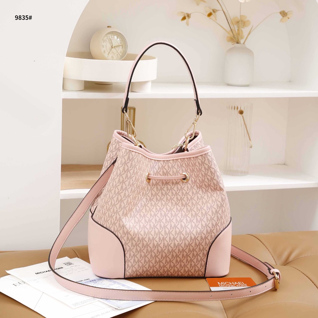 BAG Signature Bucket Shoulder Bag 9835