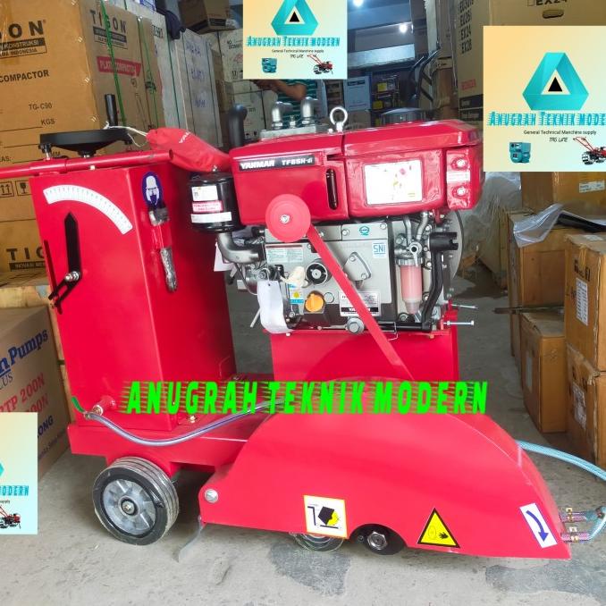 Mesin cutting potong aspal Beton Yanmar TF65