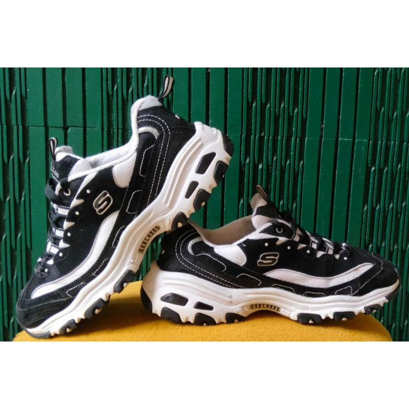 Sepatu Skechers D'Lites Hitam, Size 39 Made in China