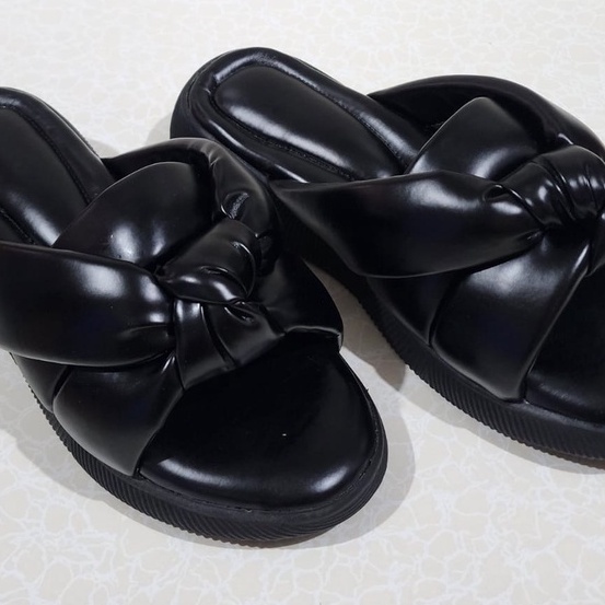 CARLA WEDGES WANITA