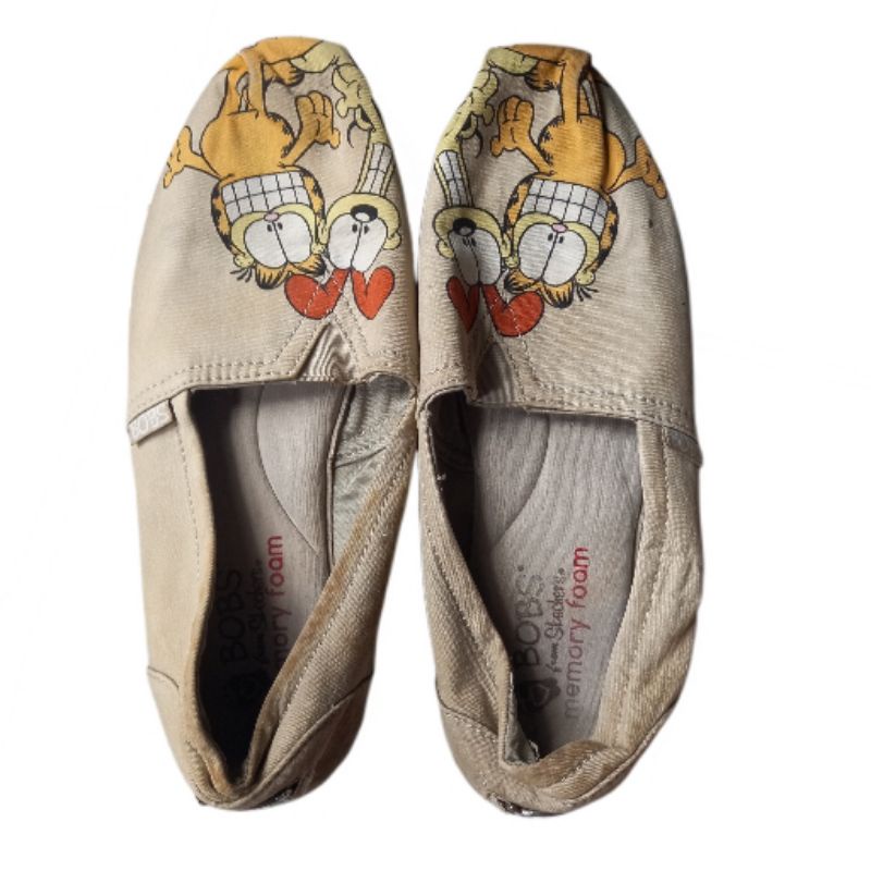 BOBS SLIP ON BY SKECHERS SIZE 39 PRELOVED GARFIELD