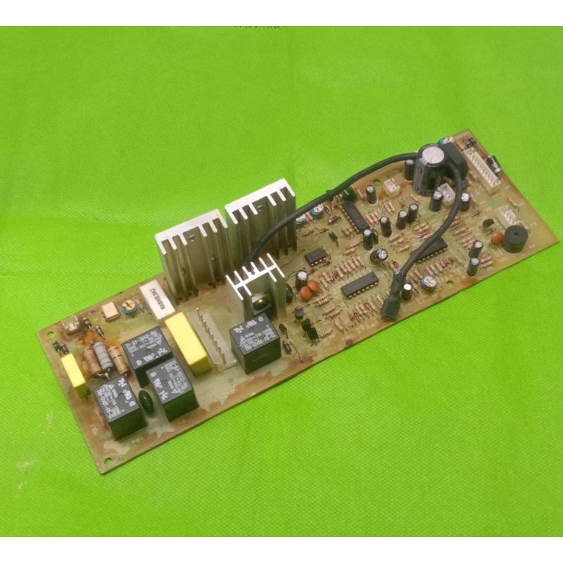 Board bekas copotan UPS HEGA HT-600Va 220V