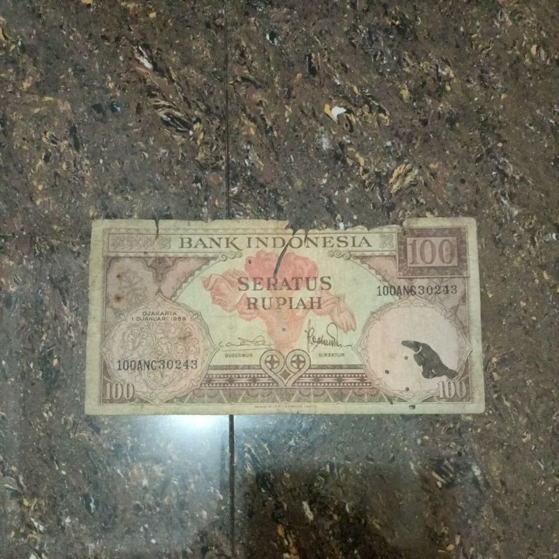 uang kuno Rp.100