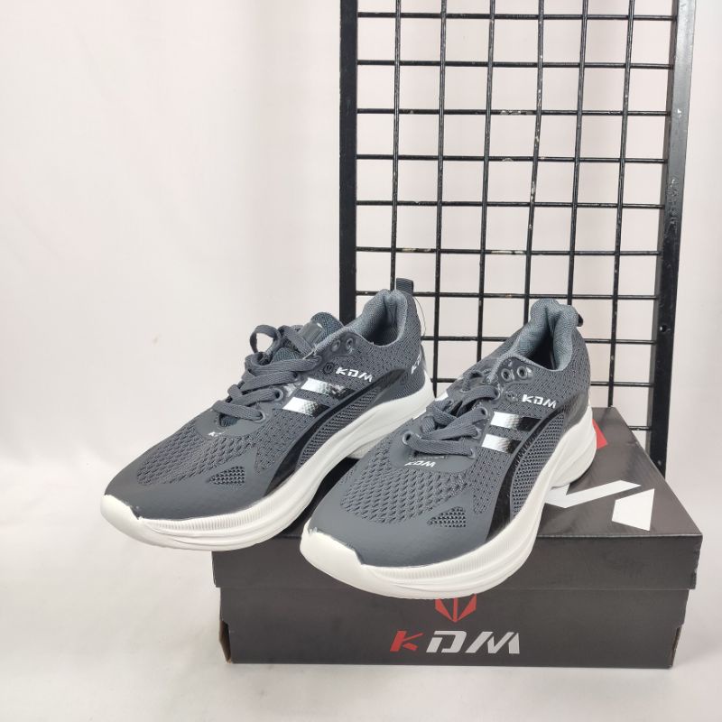 Sepatu Sport Pria KDM