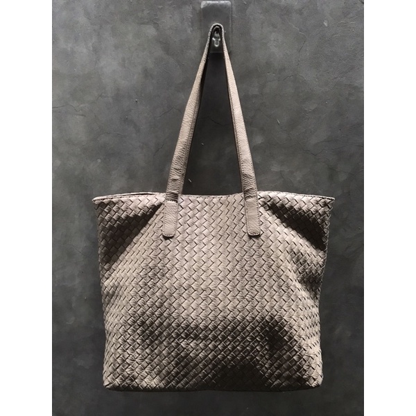Tote Bag Anyam Ala Bottega