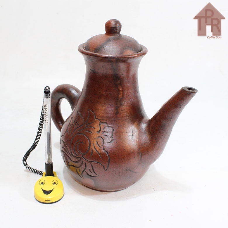 Gerabah - Poci Tanah Liat Ukir Langsing Antik / Tea Pot 1.3 Liter.