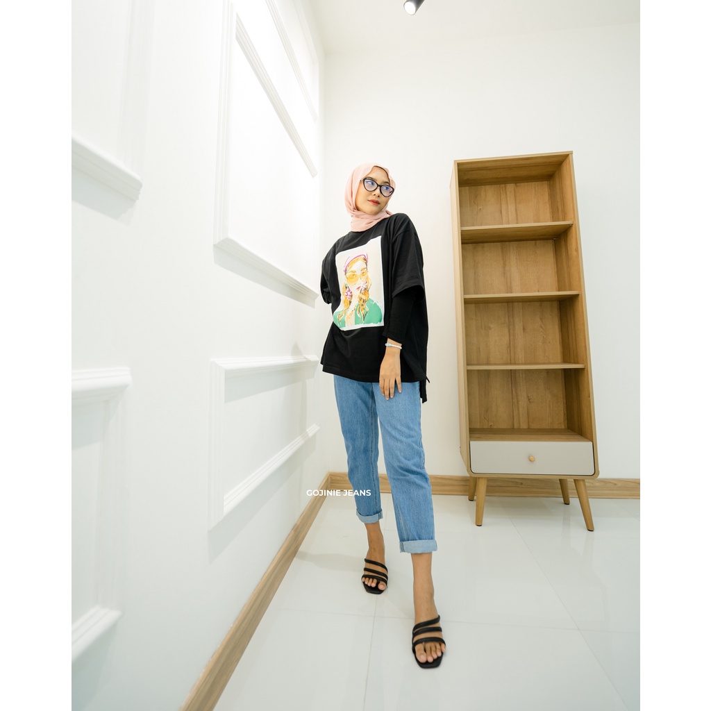 GOJINIEJEANS - T-SHIRT OVERSIZE SABLON CEWE HITAM