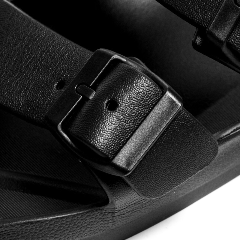 MARQUE.CO Rubber Sandals - Sendal Karet Bentuk Gesper Warna Hitam Black untuk Pria &amp; Wanita