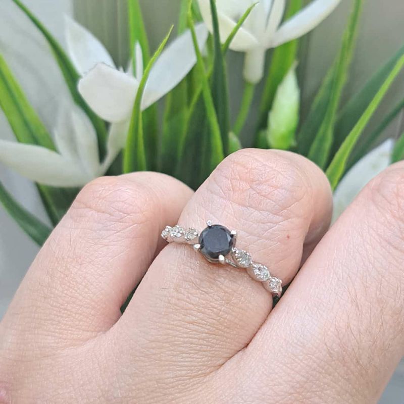 CincinWanitaBerlianHitam&BerlianEropa