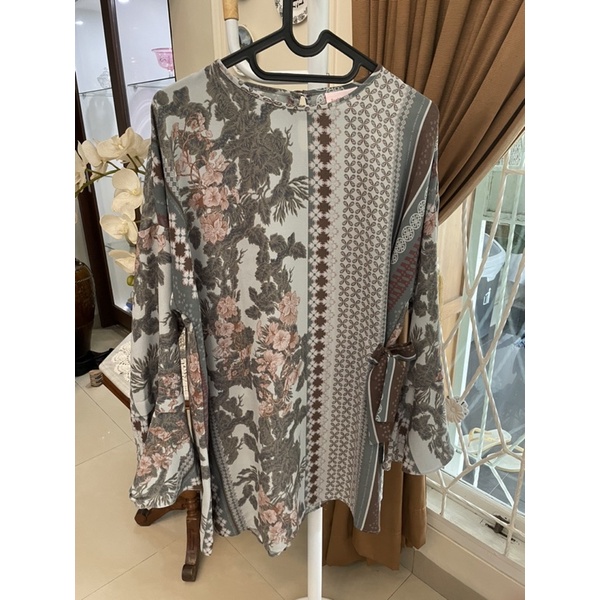 Preloved Ria Miranda Plasma Top