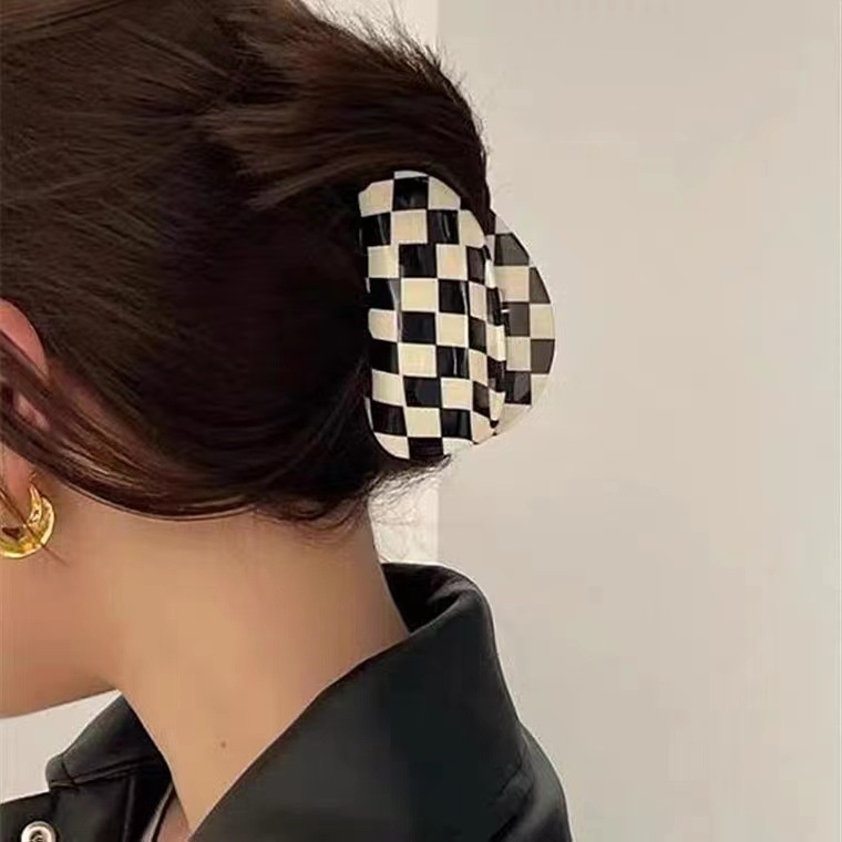 JEPIT RAMBUT PREMIUM MOSAIK MOTIF KOTAK LEOPARD HITAM PUTIH HALF CIRCLE KOREA JEPITAN JEDAI CEPOL AKSESORIS ELEGAN KUALITAS BAGUS MACAN TUTUL CHECKERED PATTERN HAIR CLIP CLAW CAKAR HAIRCLIP