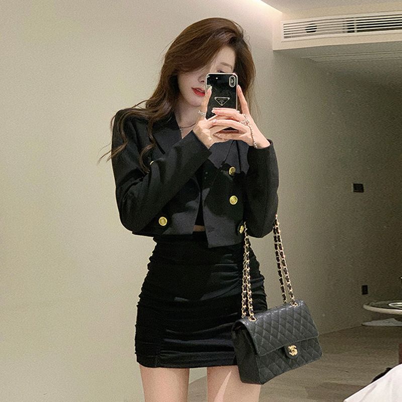 Suhao Pure Desire Style Hot Girl Hollow Outfit Ketat Paket Hip Dress 2022 Musim Gugur dan Musim Dingin Royal Sister Desain Rasa Lipatan Pelangsing Gaun Hitam Kecil