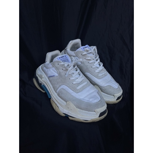 Sepatu Balenciaga Triple S sneakers size 41 authentic