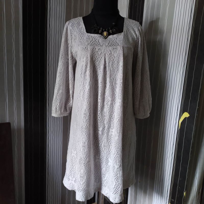 PRELOVED Tunik Brukat Halus