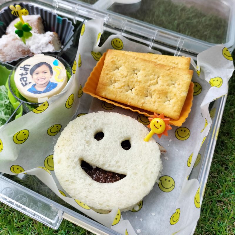 SMILEY CUTTER CETAKAN ROTI SANDWICH BUAH BENTUK SMILE