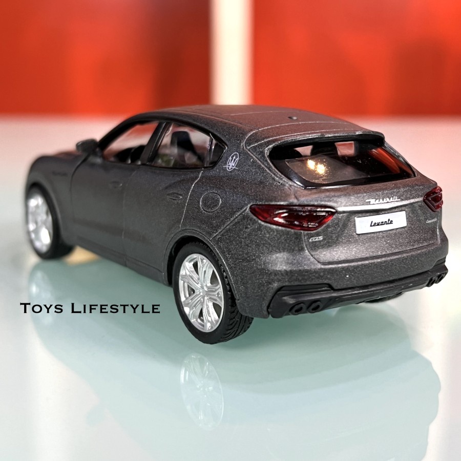 Mobil RMZ City Diecast Maserati Levante GTS