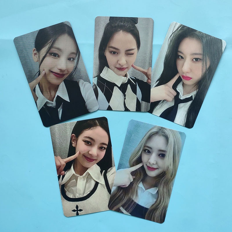 5pcs / set Kartu Pos ITZY photocards 2022 Untuk Koleksi