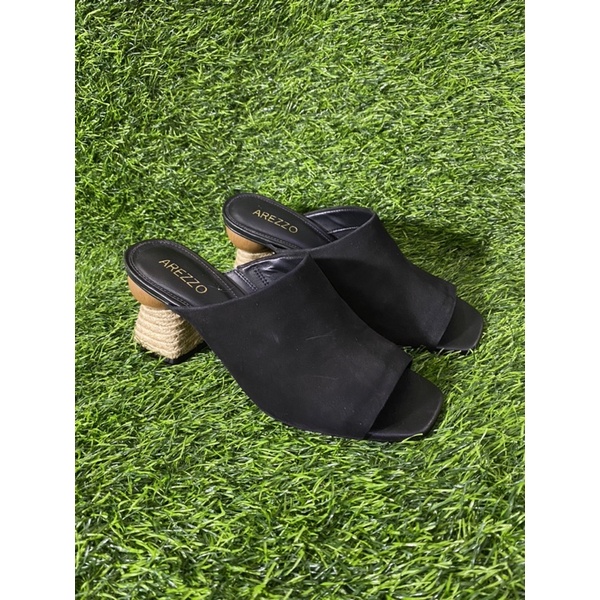 Arezzo by Linea Shoes