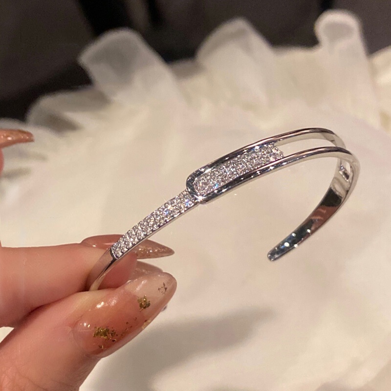 Gelang Bangle Open Gaya Korea Desain Geometri Bahan Metal Hias Berlian Imitasi Untuk Wanita