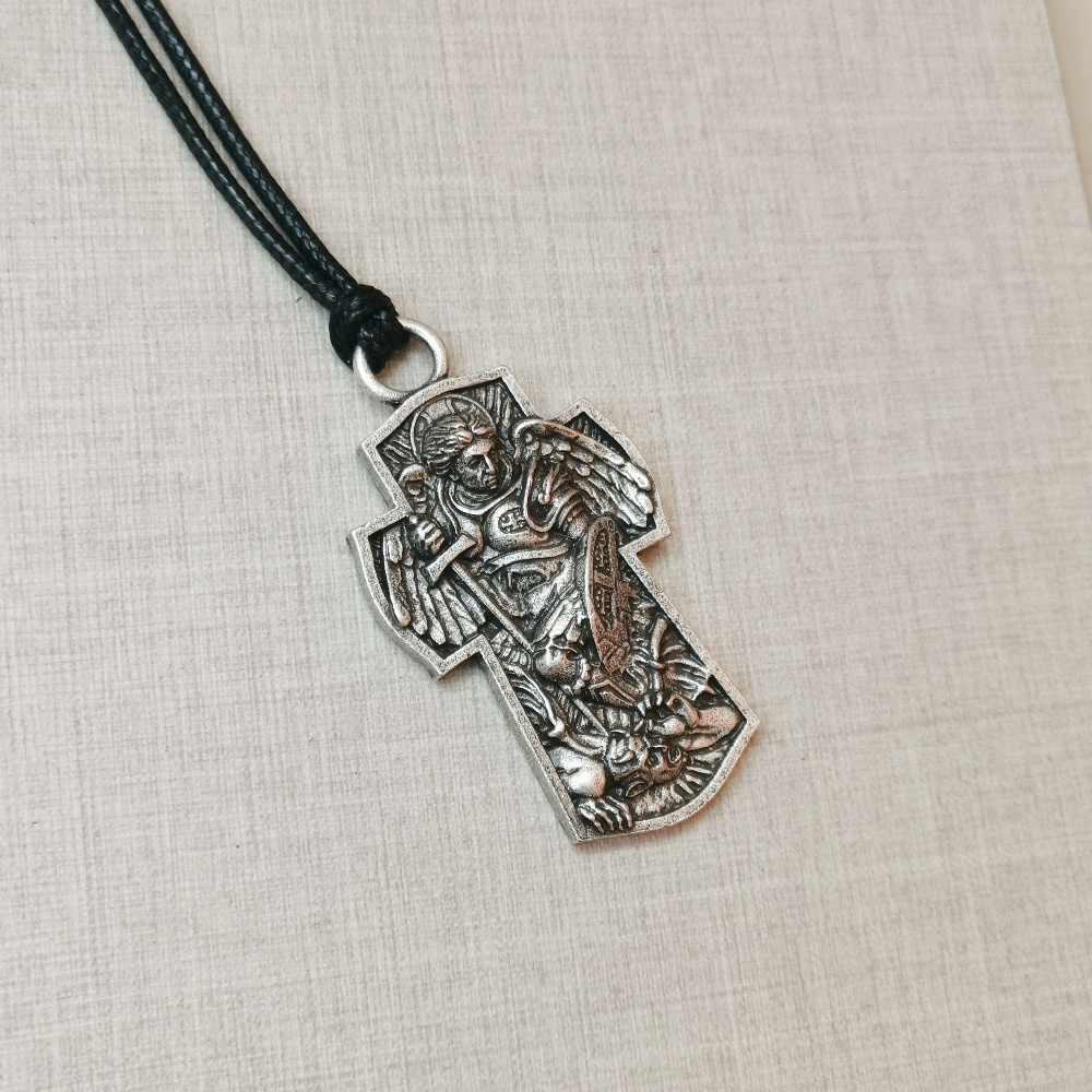 Kalung Liontin Archangel Guardian Lapis Silver Gaya Kasual Untuk Pria