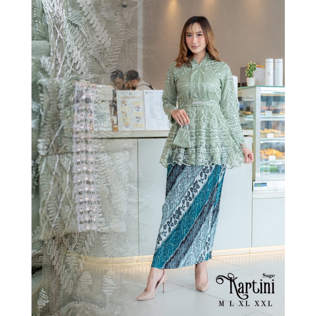 Permata Olshop / Kebaya Kartini Pendek Modern LK / Kebaya Floy Busui Modern / Kebaya Wisuda / Kebaya Kondangan / Kebaya Terbaru Modern / Kebaya Modern / Kebaya Pesta / Setelan Kebaya Floy Kartini Modern