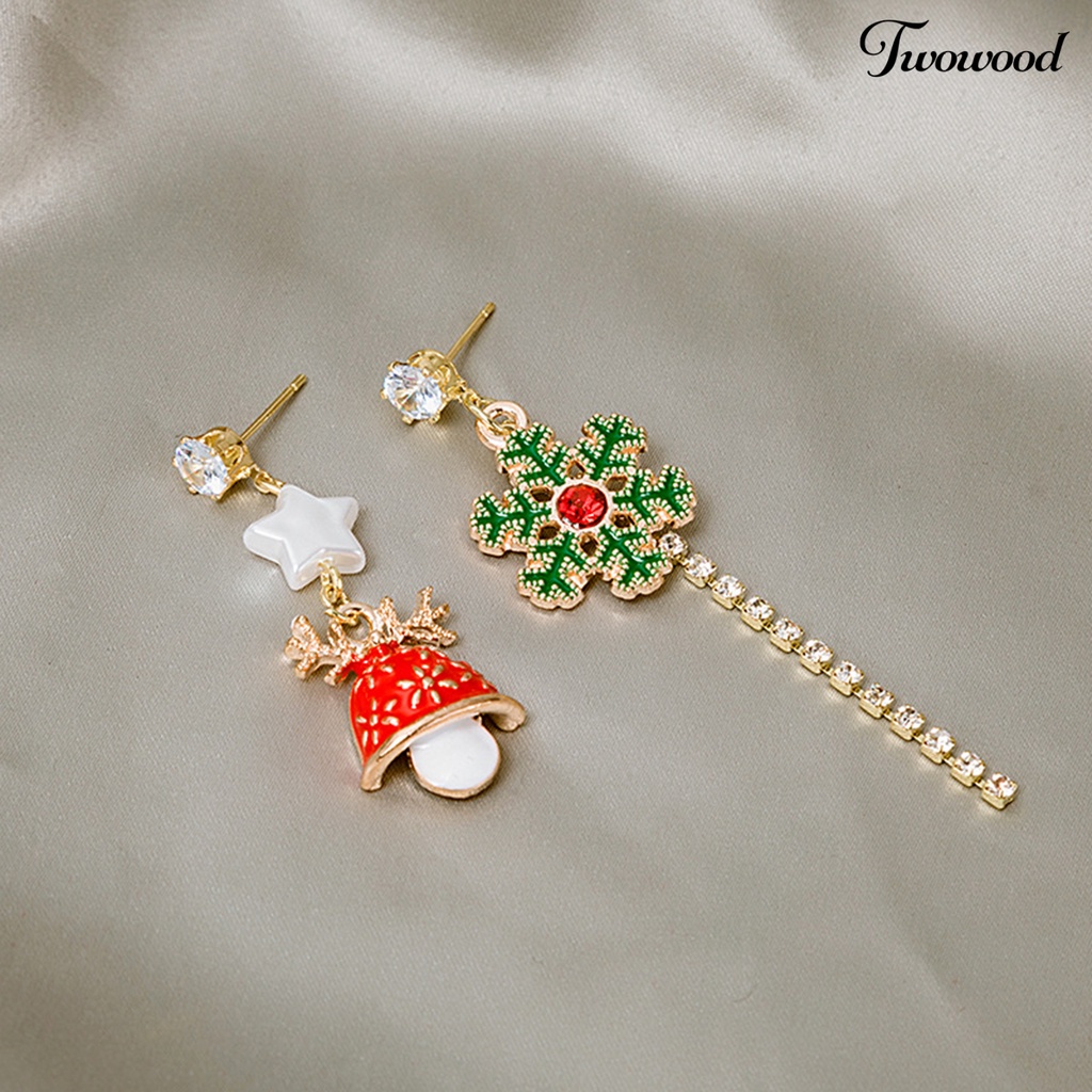 1 Pasang Anting Stud Rumbai Panjang Asimetris Desain Snowflake Bell Natal Aksen Berlian Imitasi