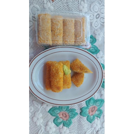 

RISOLES sayur daging ( frozen )