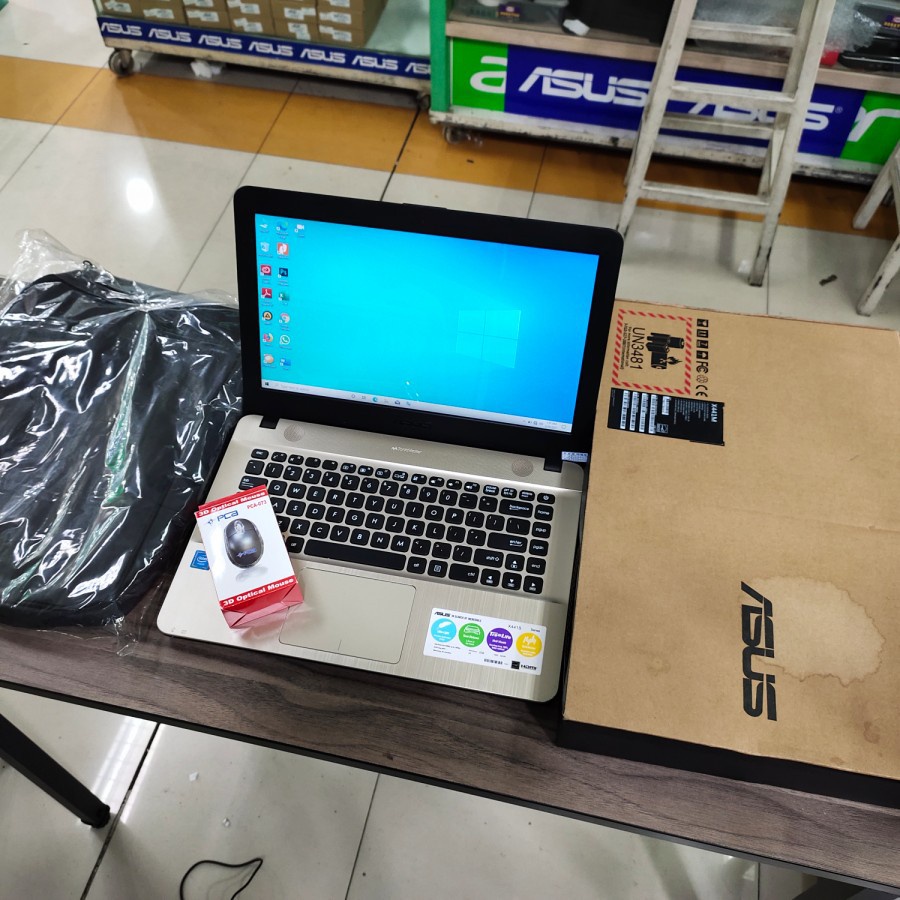 Laptop Leptop Asus X441 RAM 4GB SSD 128GB Baru dipake beberapa bulan mulus