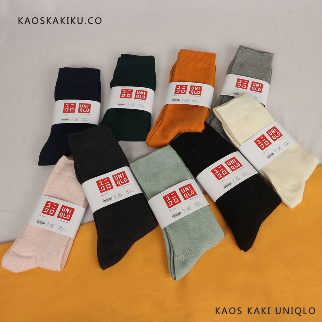 Kaos Kaki Uniqlo