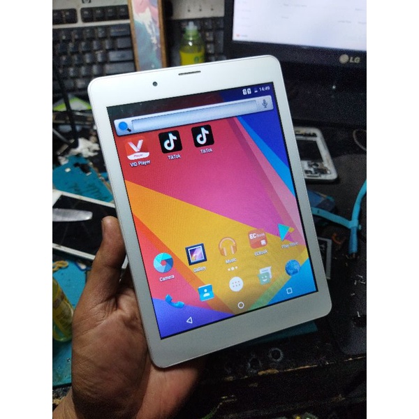 Tablet Evercoss AT8B 8inci Ram 1gb NORMAL
