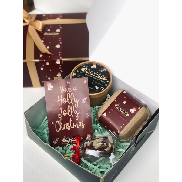 

CHRISTMAS HAMPERS