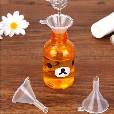 Corong Kecil Untuk Refill Minyak Wangi Essential / Corong Mini Plastik Transparan / Funnel Small For Refill Parfume Oil Botol Semprot isi Parfum Serbaguna [MF]